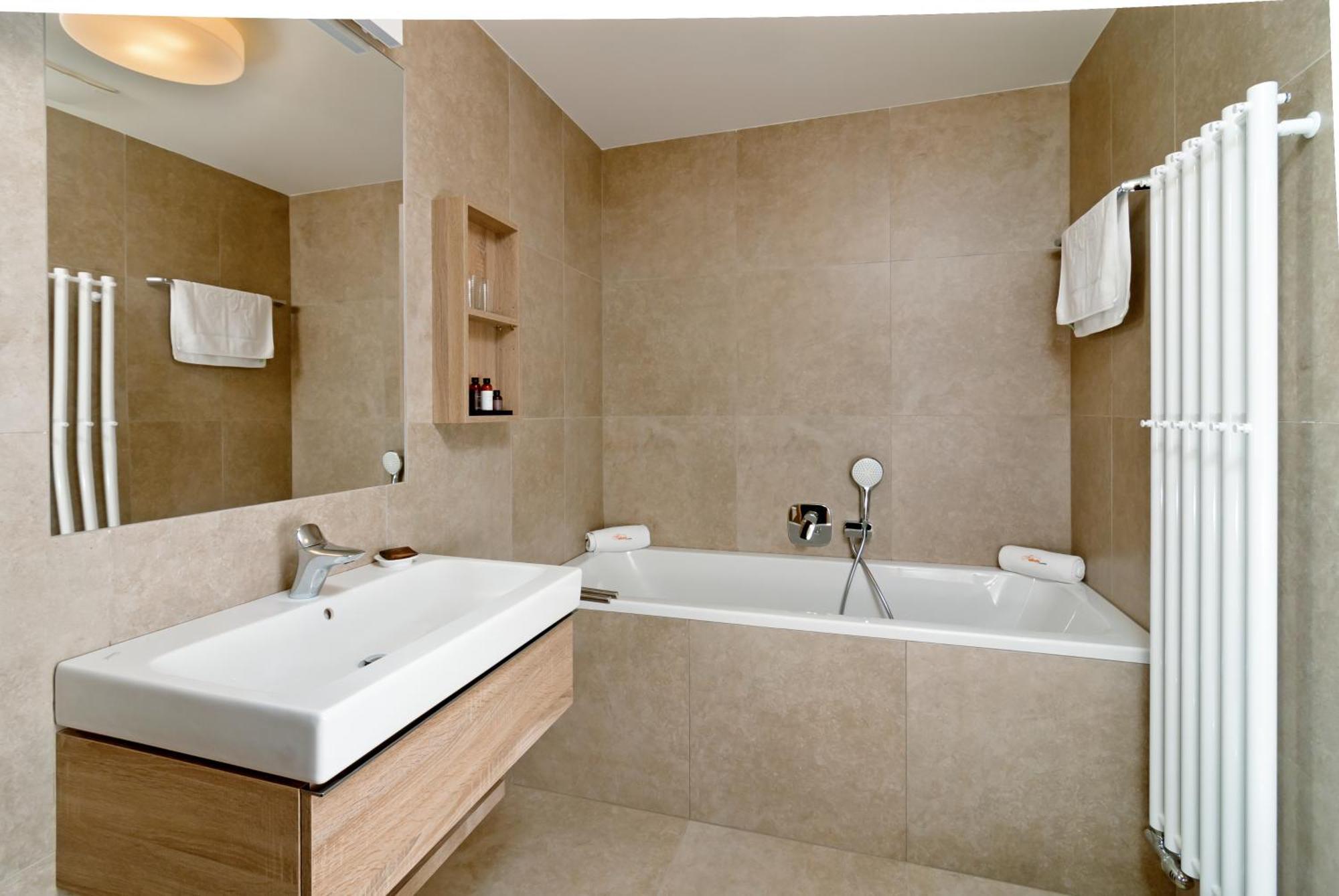 Wellness Hotel Grand ชปินด์เลอรูฟ มลิน ภายนอก รูปภาพ